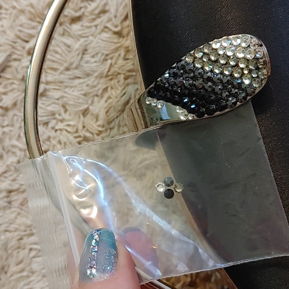 4 Formal Clutch Bags - Picture 12 of 13